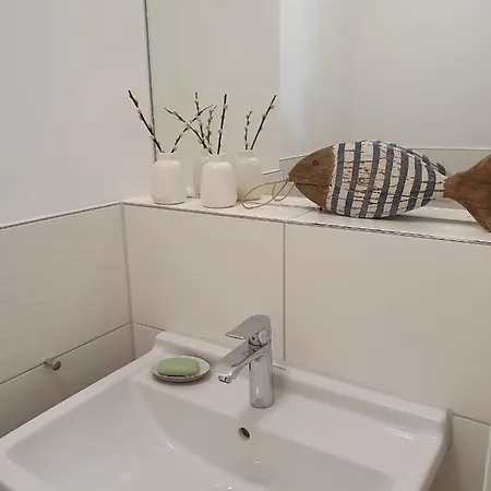 Camenia Apartment *