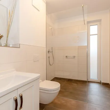 Camenia Apartment *