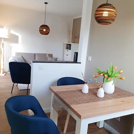 Camenia Apartment *