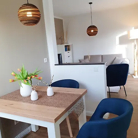 Camenia Apartment *